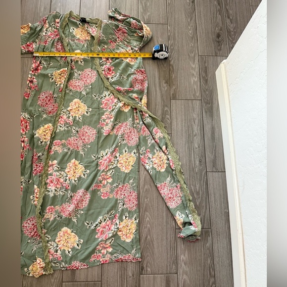 Angie|Boho Floral Green Kimono Duster,open front longline,lace crotchet trim•Med - Picture 10 of 12